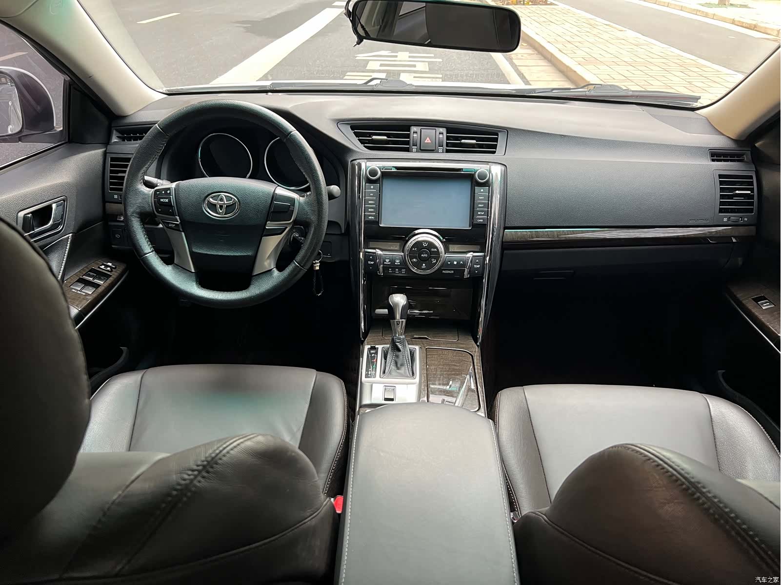Toyota 2.5V, 2017 12