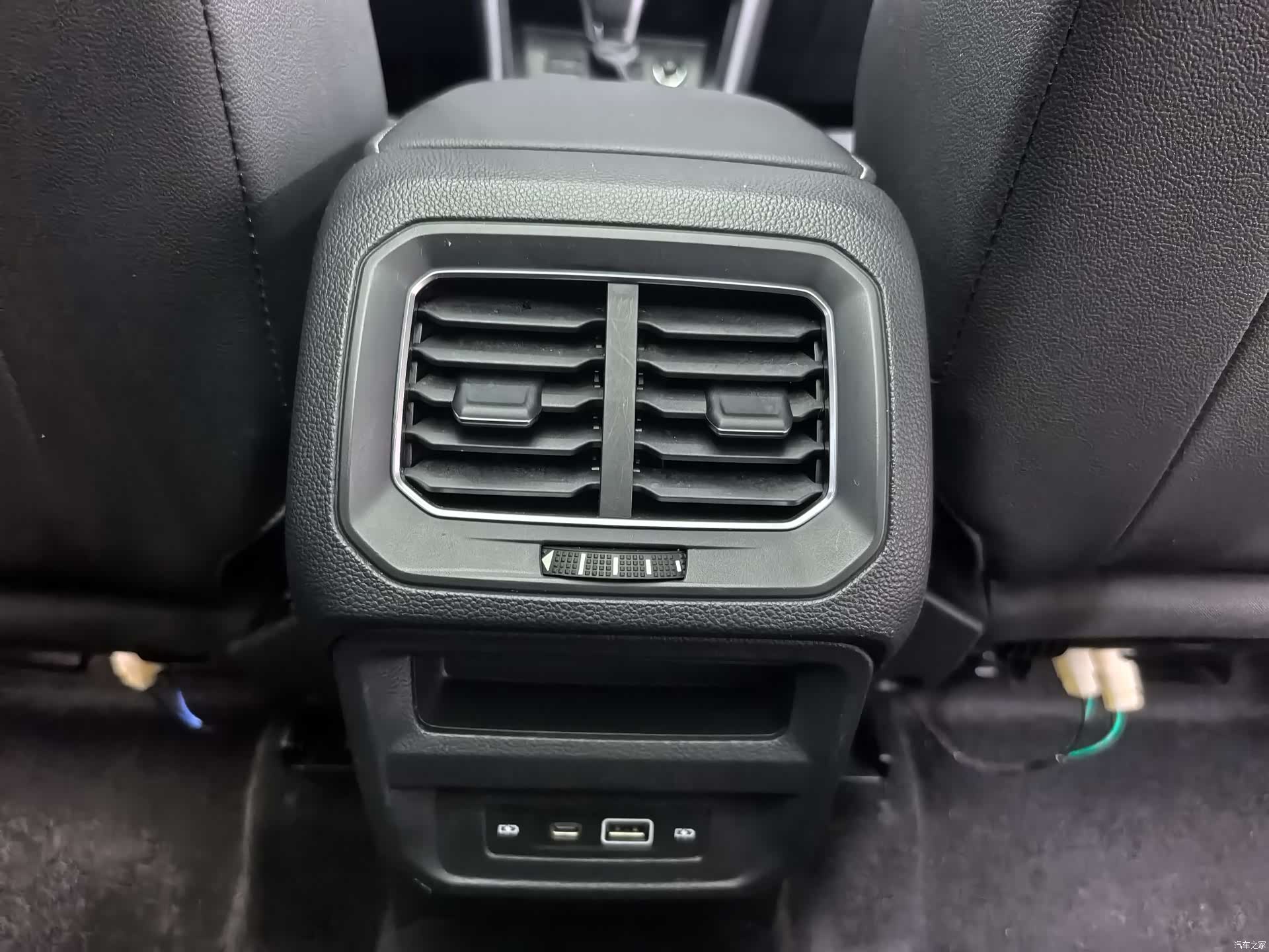 Volkswagen Tiguan L, 2023 10
