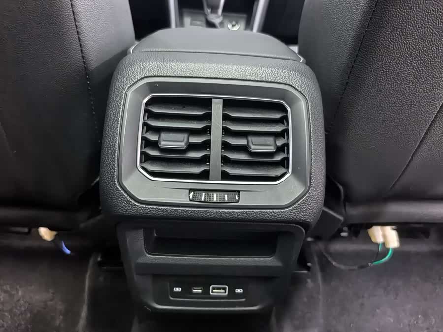 Volkswagen Tiguan L 2023, фото 10