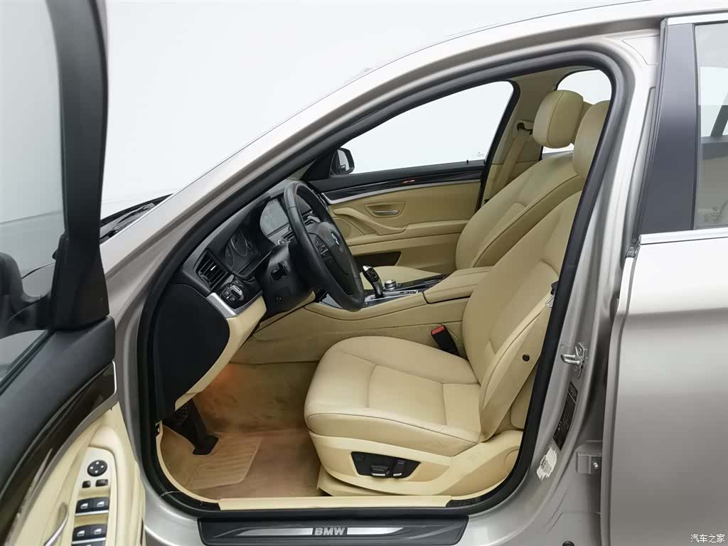 BMW 5 Series, 2012 10