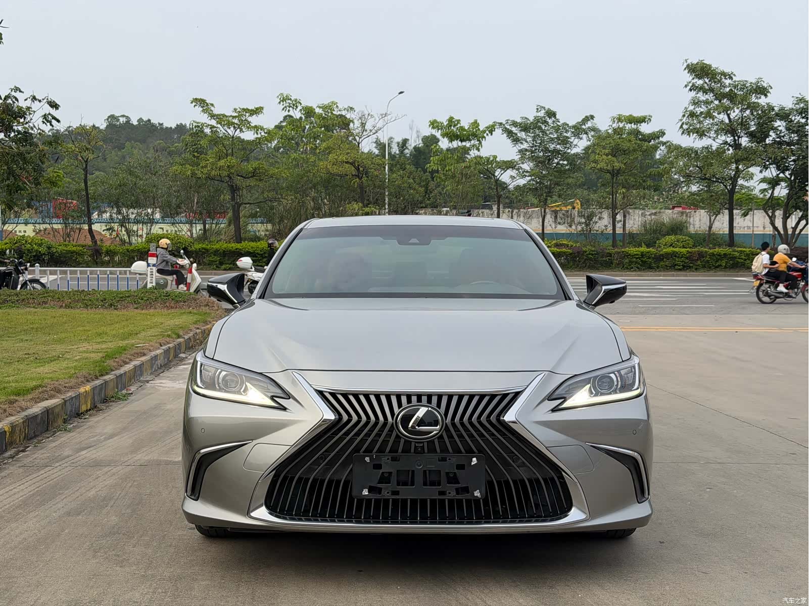 Lexus ES, 2020 1