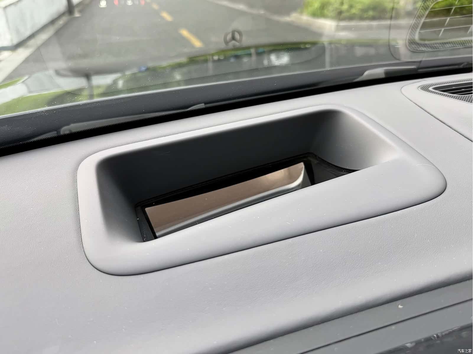 Mercedes-Benz S-Class, 2024 23