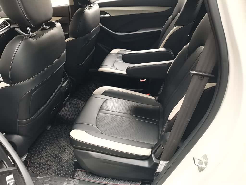 Wuling 360, 2020 17