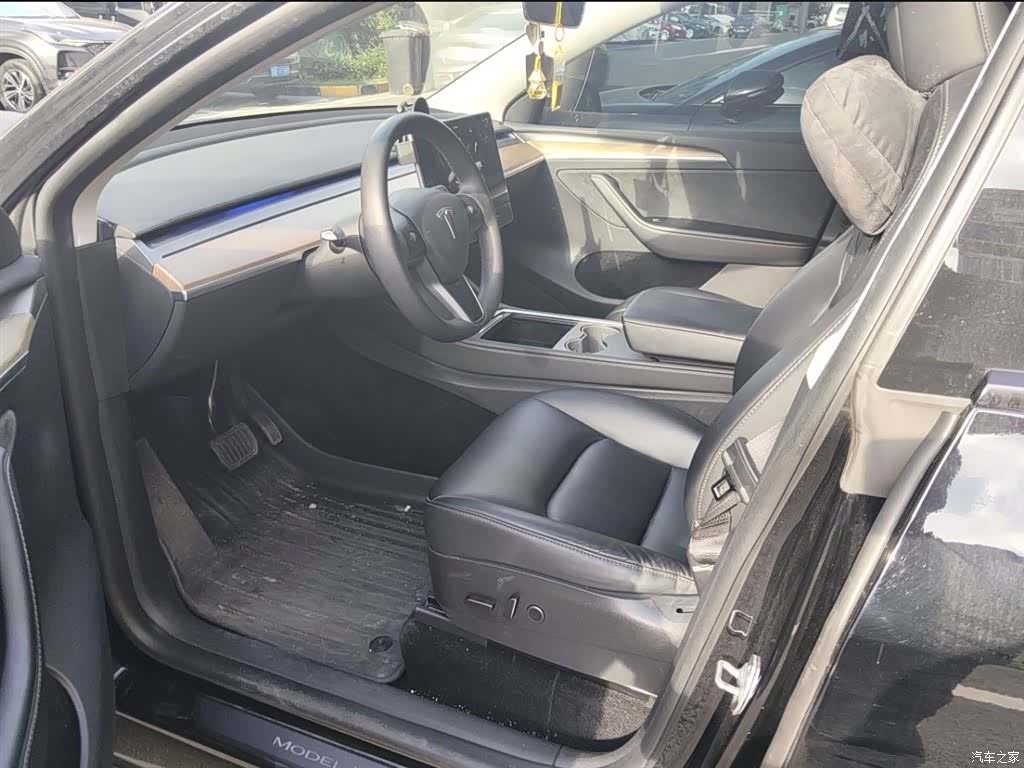 Tesla Model Y, 2022 12