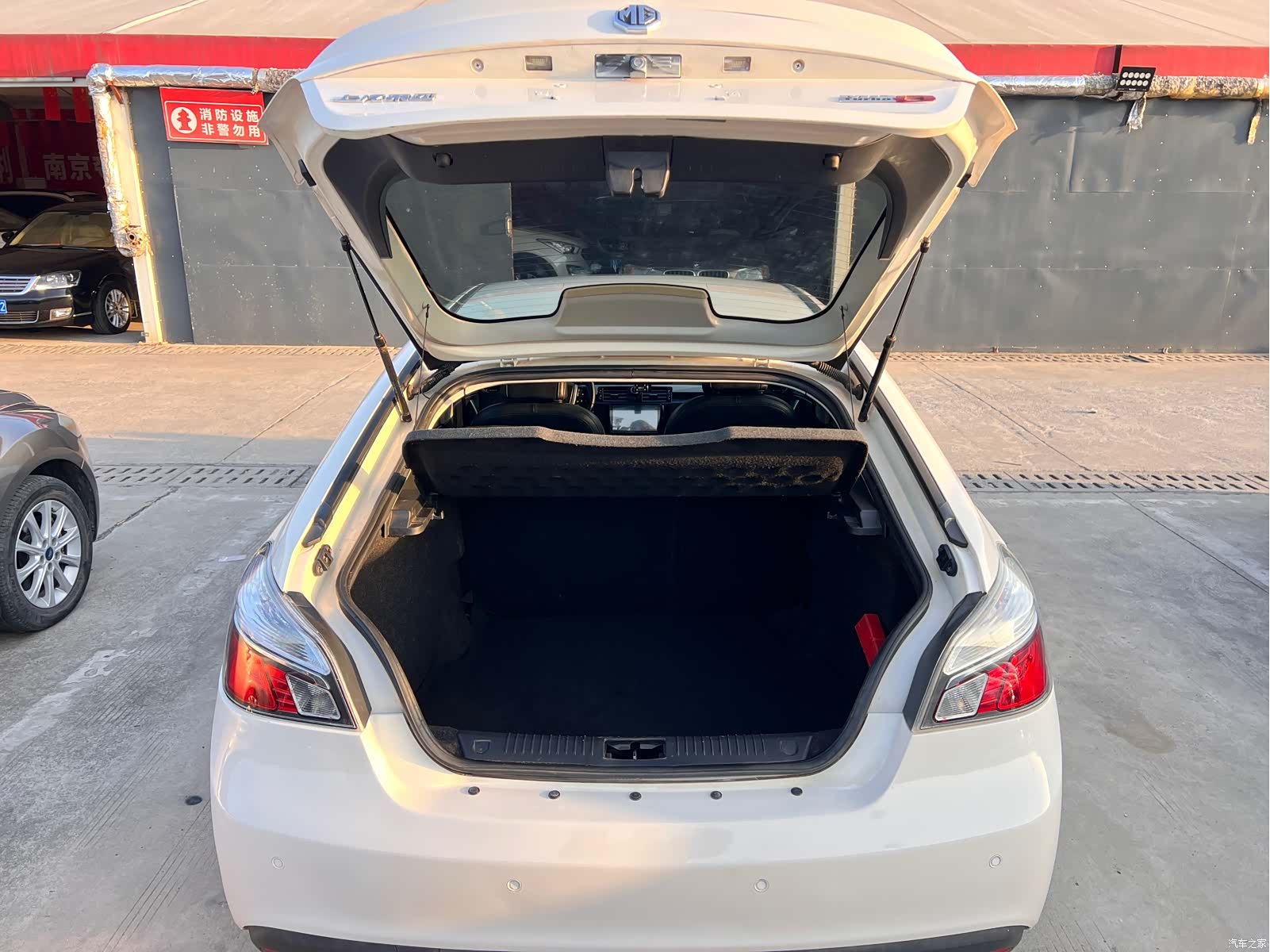 MG MG6, 2015 22