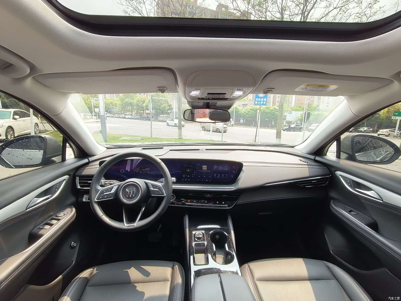 Buick Envision, 2025 10