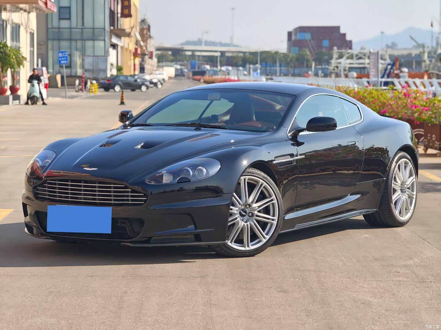 Aston Martin DBS
