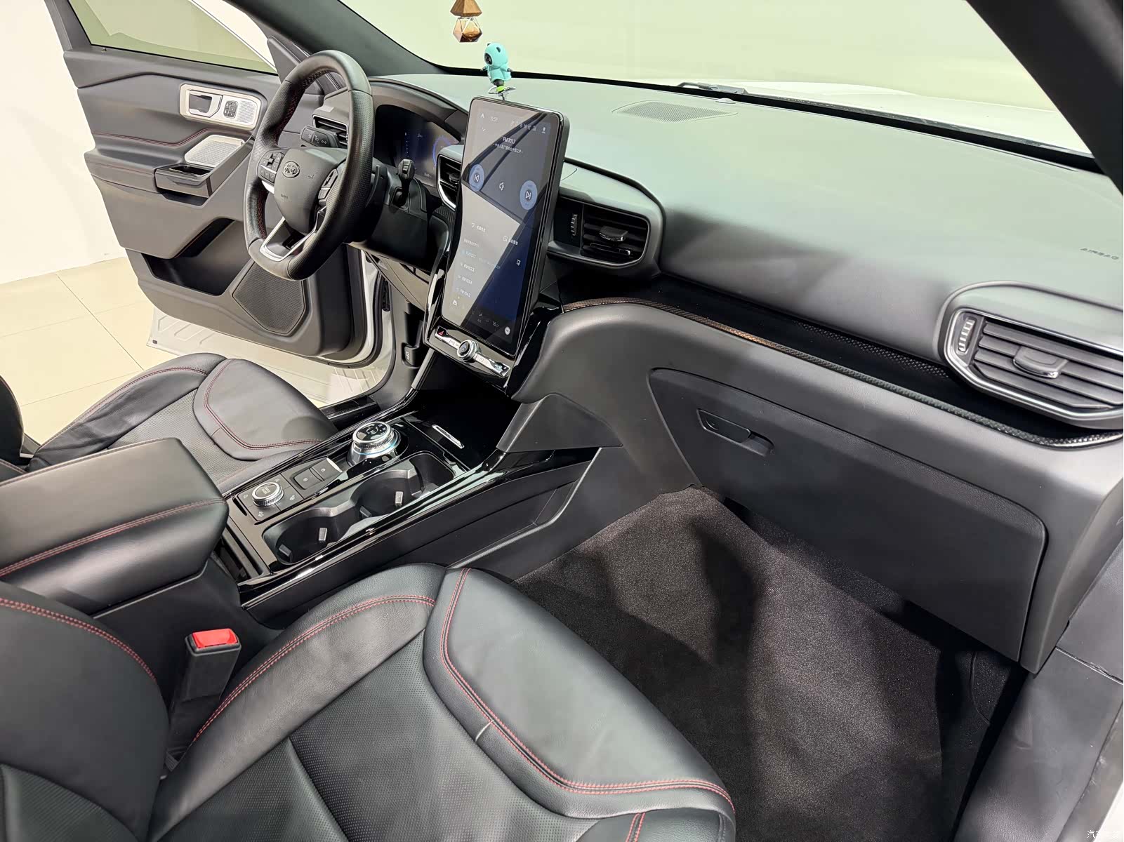 Ford Explorer, 2020 11
