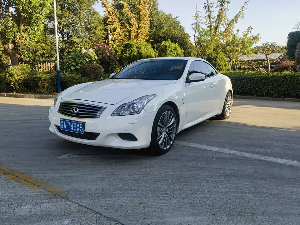 Infiniti Q60