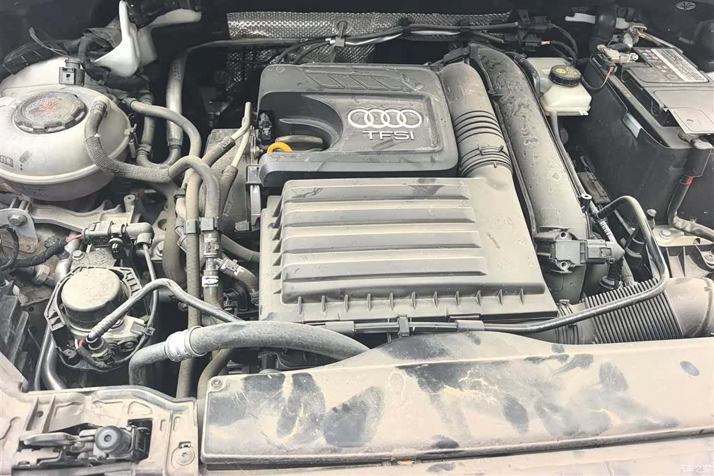 Audi Q3, 2022 10