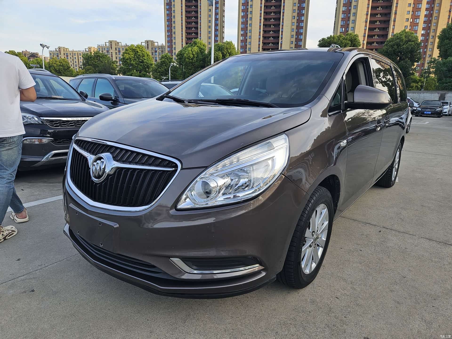 Buick GL8, 2017 1