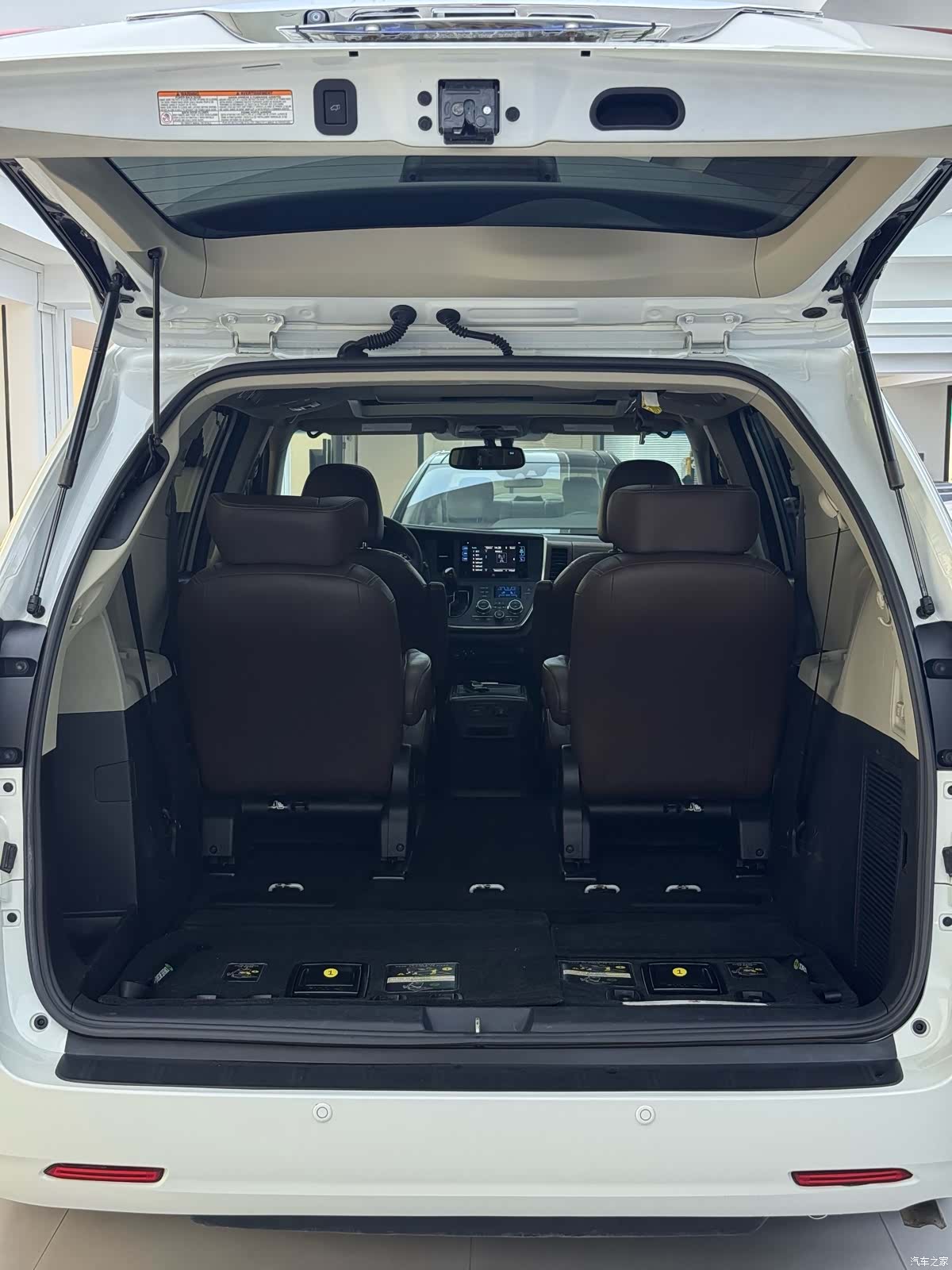 Toyota Sienna, 2017 24
