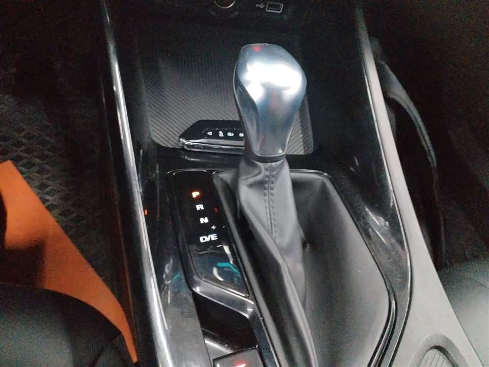 Roewe i5