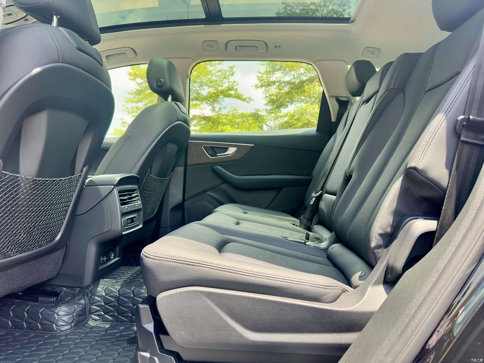 Audi Q7, 2024 12