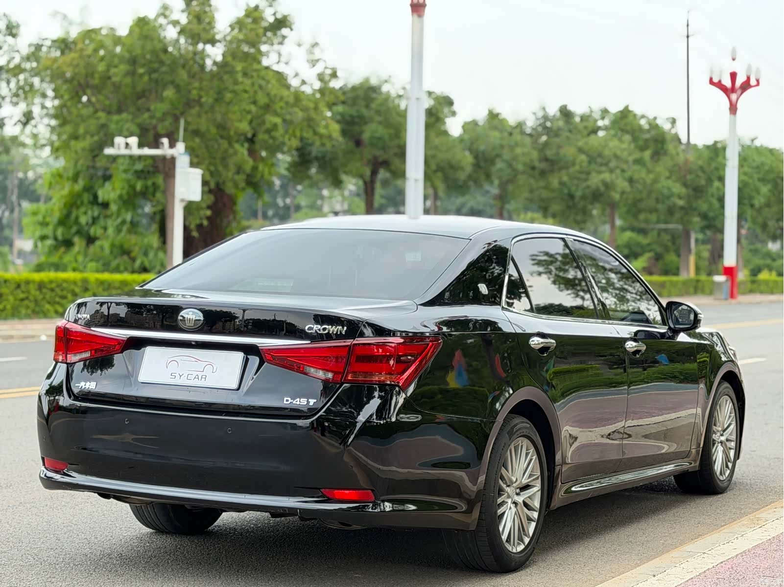 Toyota Crown, 2017 все фото