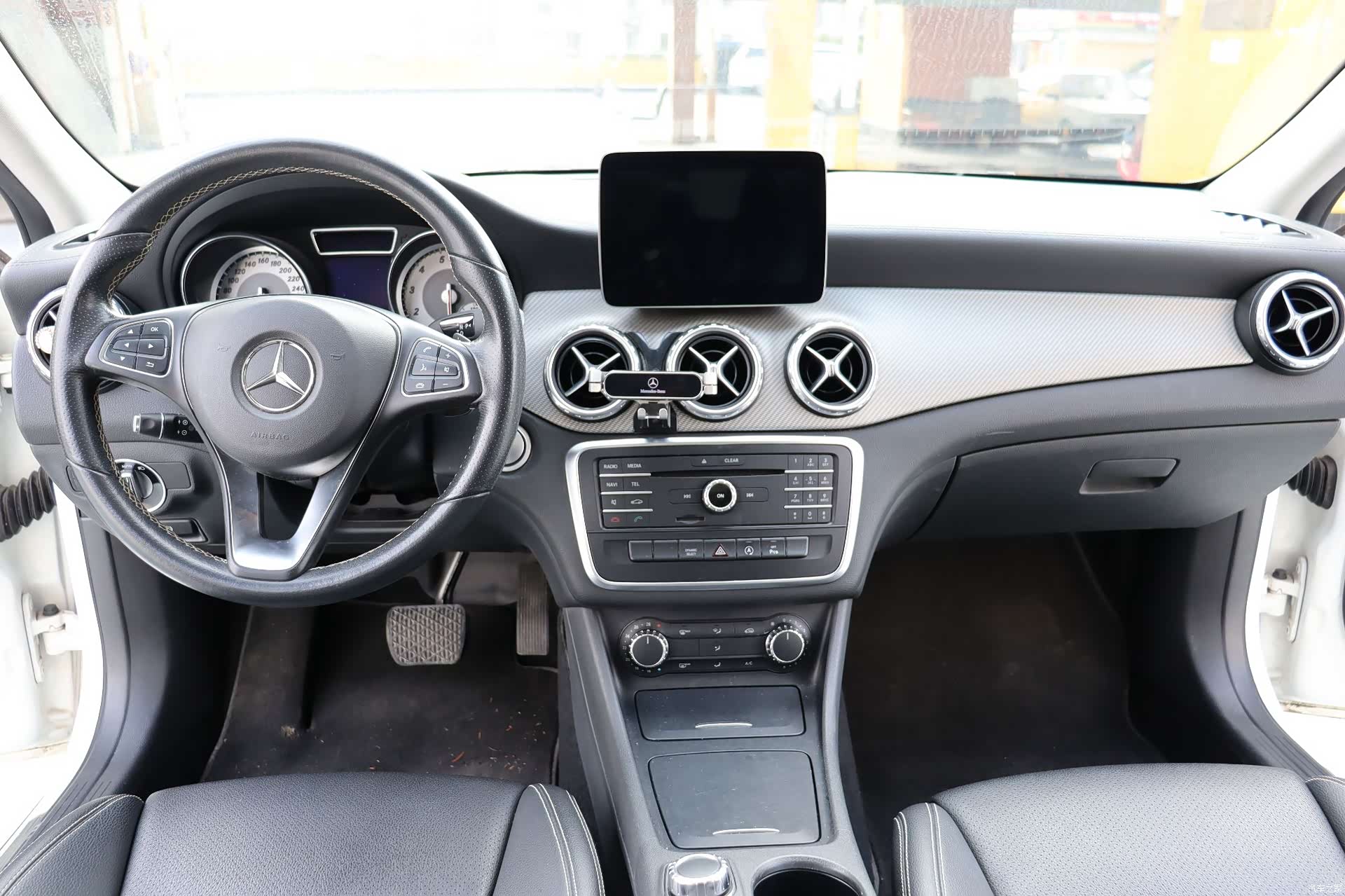 Mercedes-Benz GLA, 2017 13