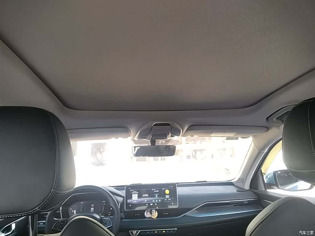 Geely Preface, 2022 18
