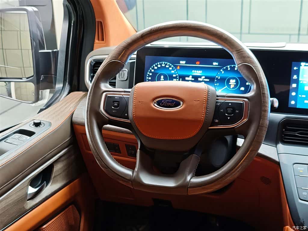 Ford Tourneo, 2024 14