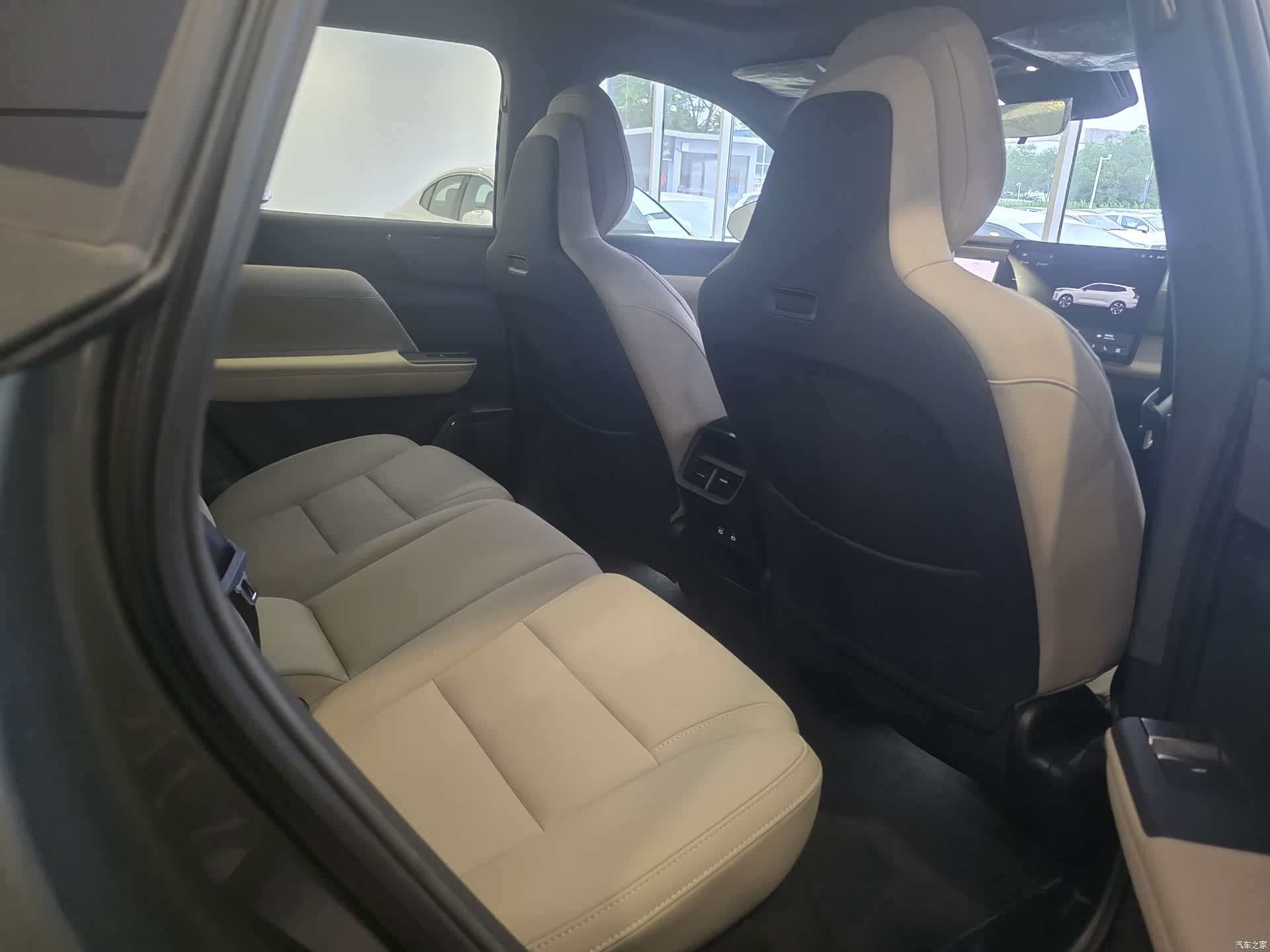Volvo XC70, 2026 9