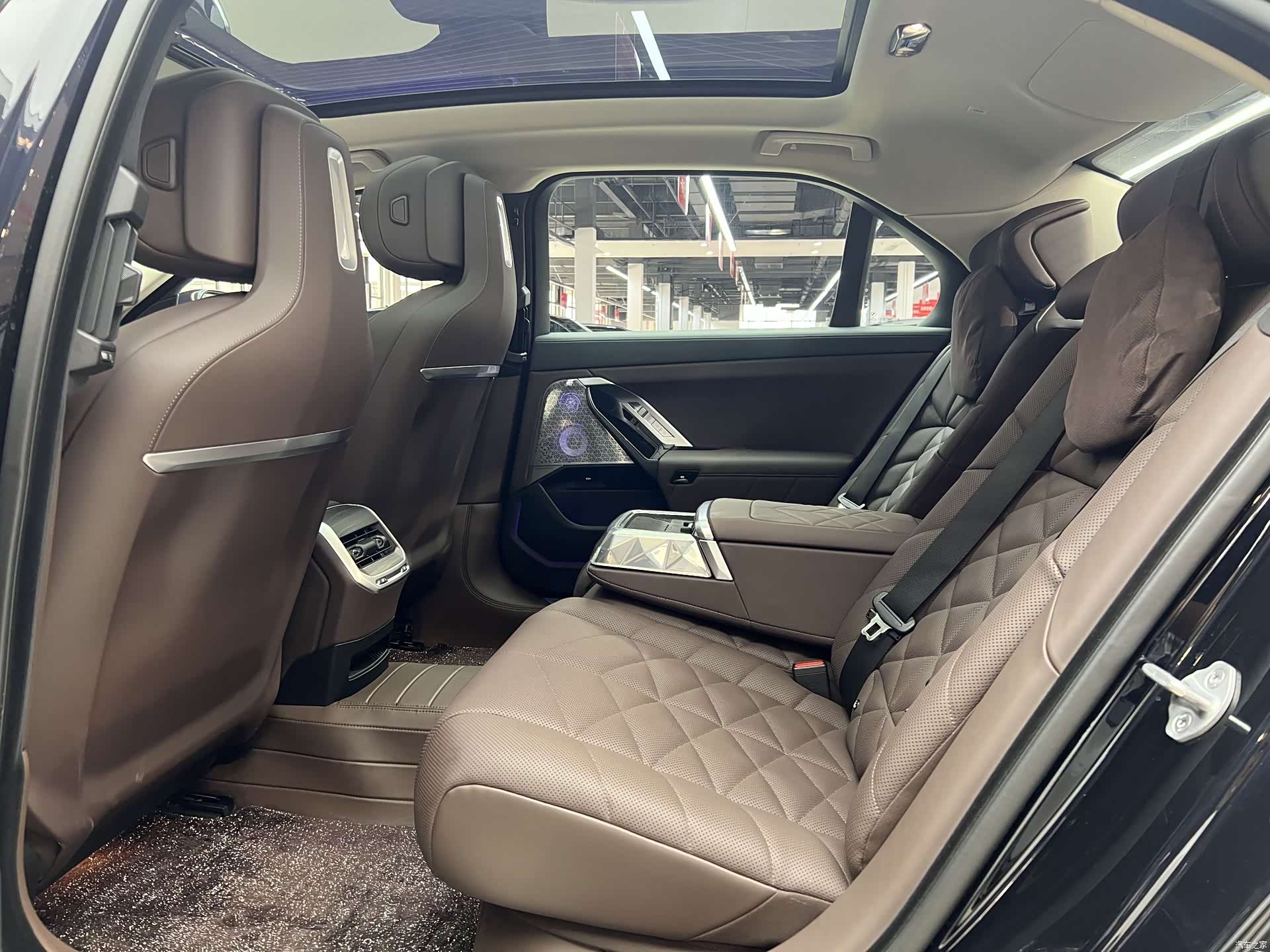 BMW i7, 2025 7
