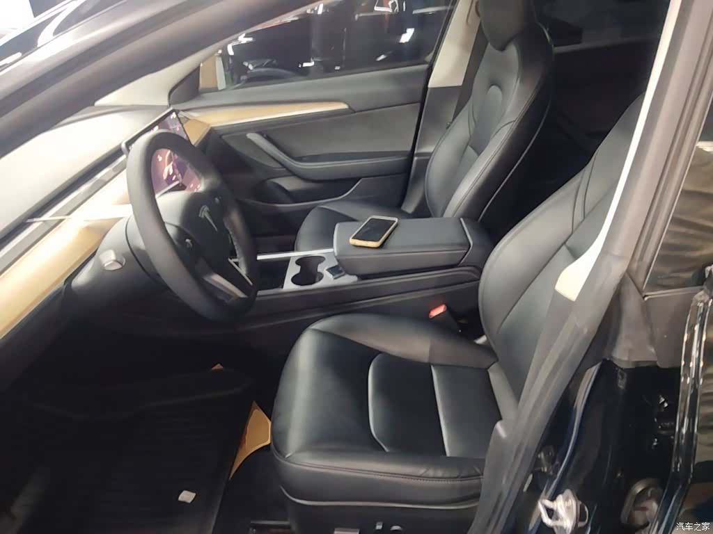Tesla Model 3, 2022 15