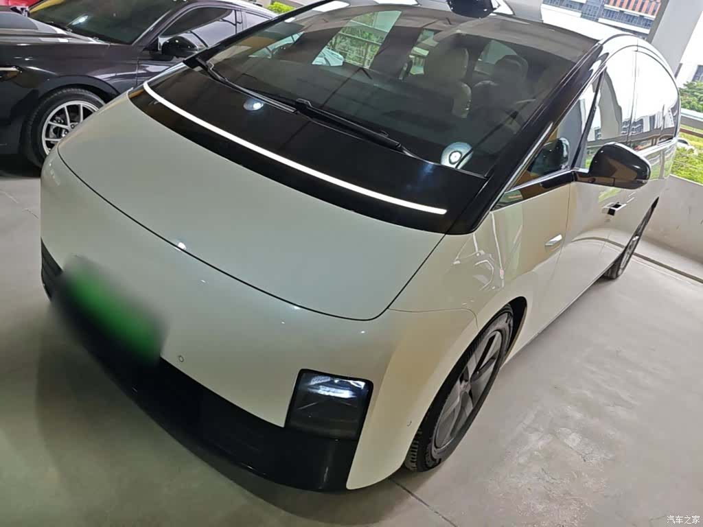 Li Auto MEGA, 2024 2