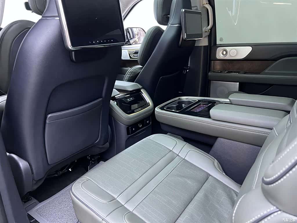Lincoln Navigator, 2023 27