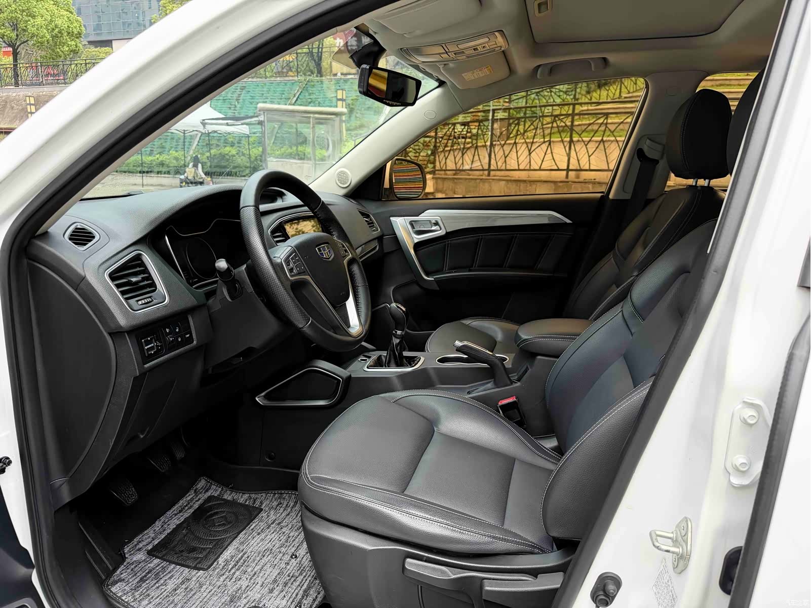 Geely X6, 2017 8