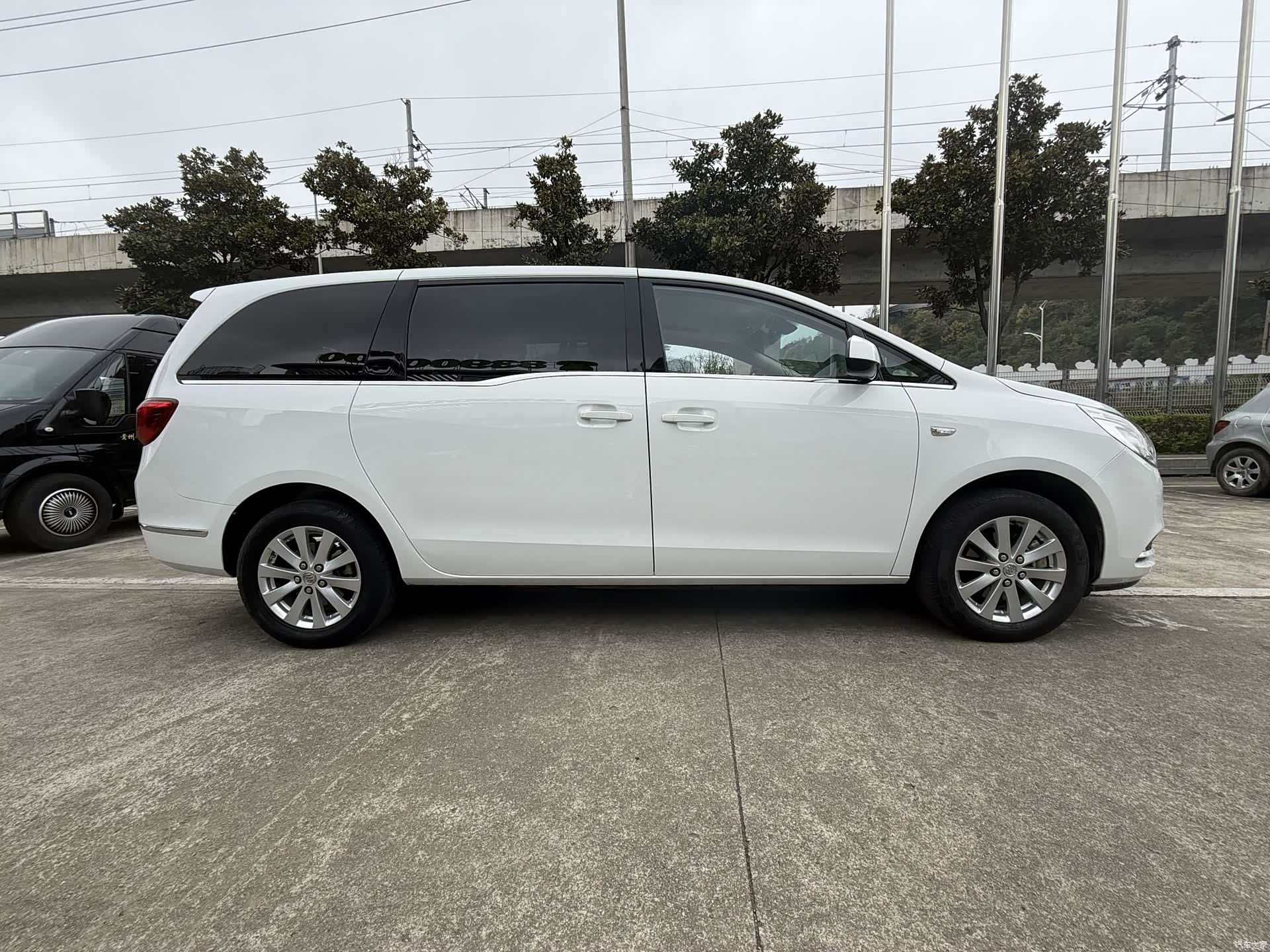Buick GL8, 2019 4