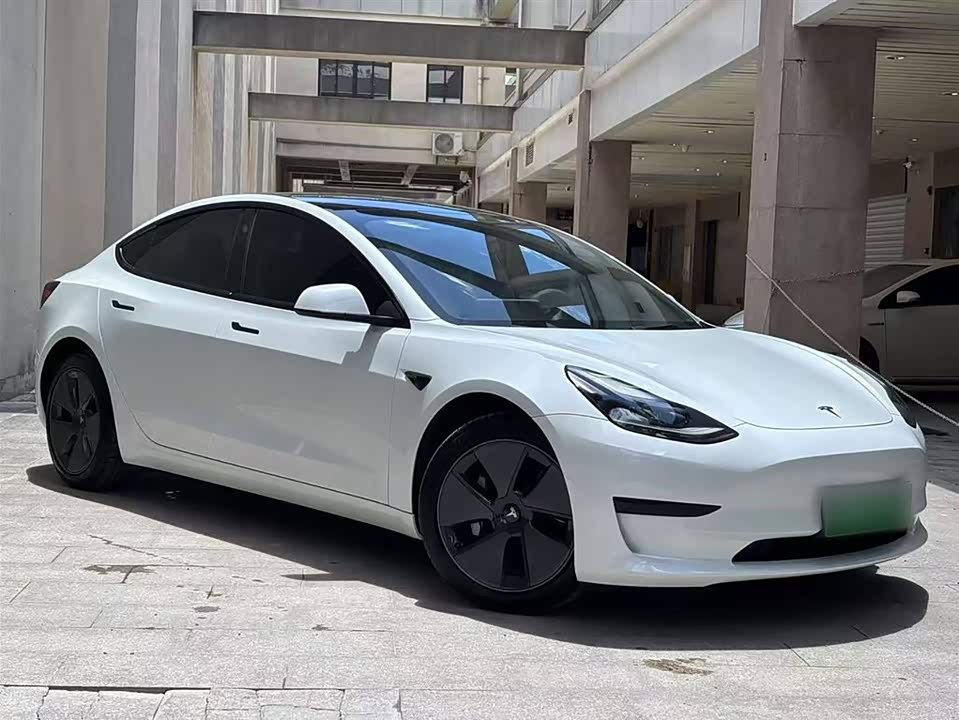 Tesla Model 3 Tesla Model 3