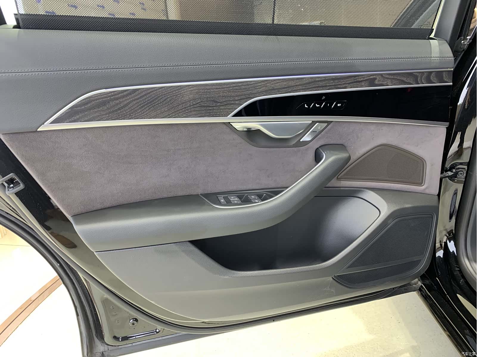 Audi A8L, 2023 21