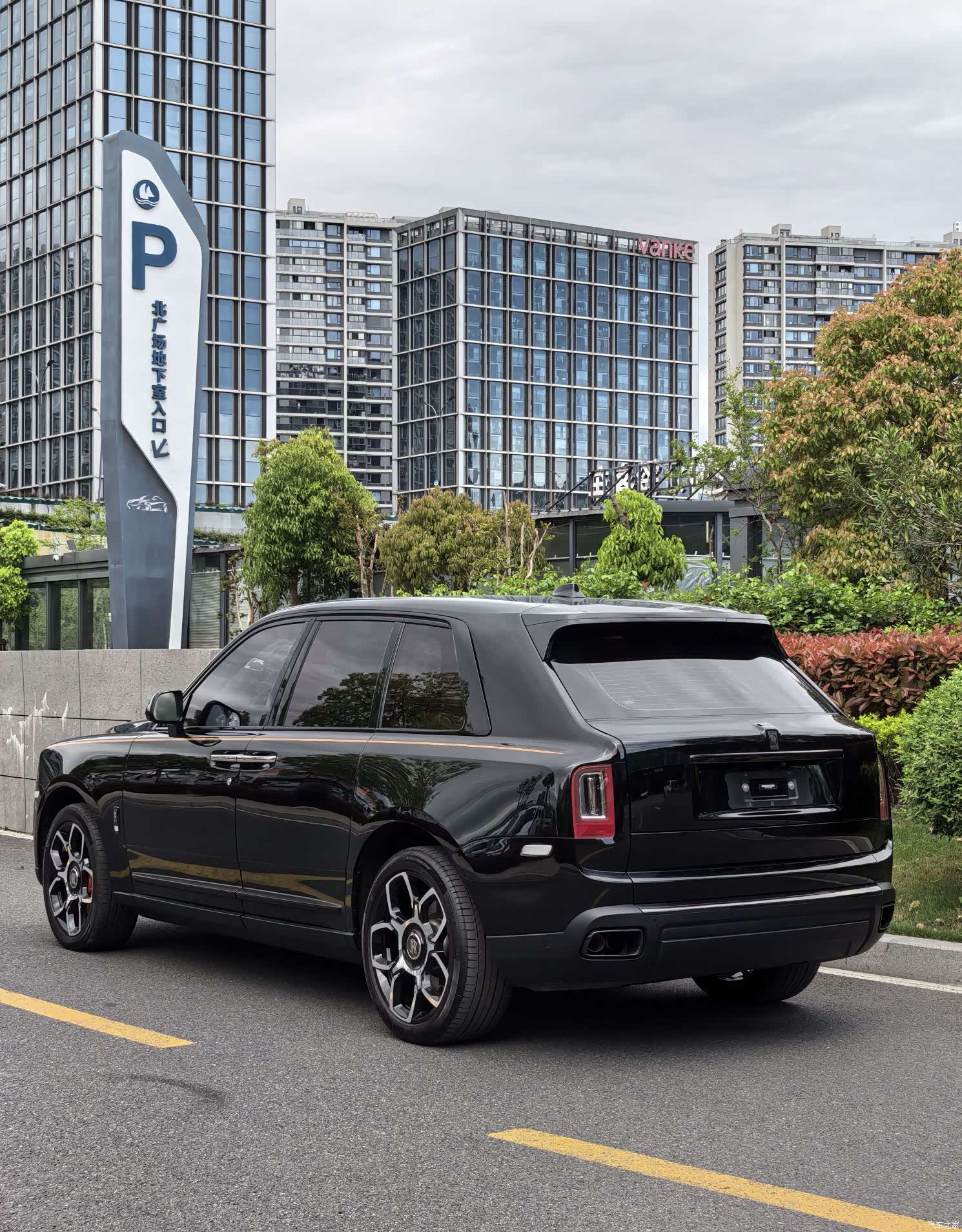 Rolls-Royce Cullinan, 2021 3