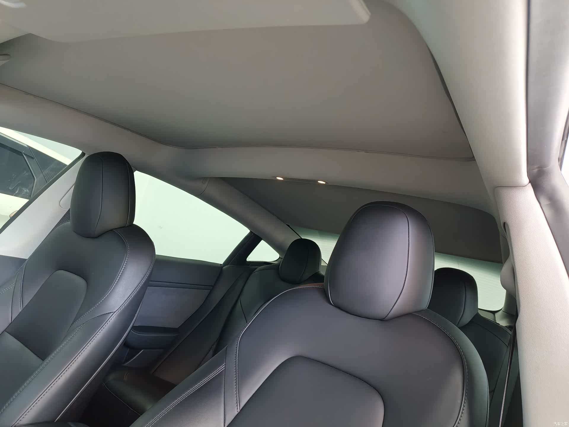 Tesla Model 3, 2023 11