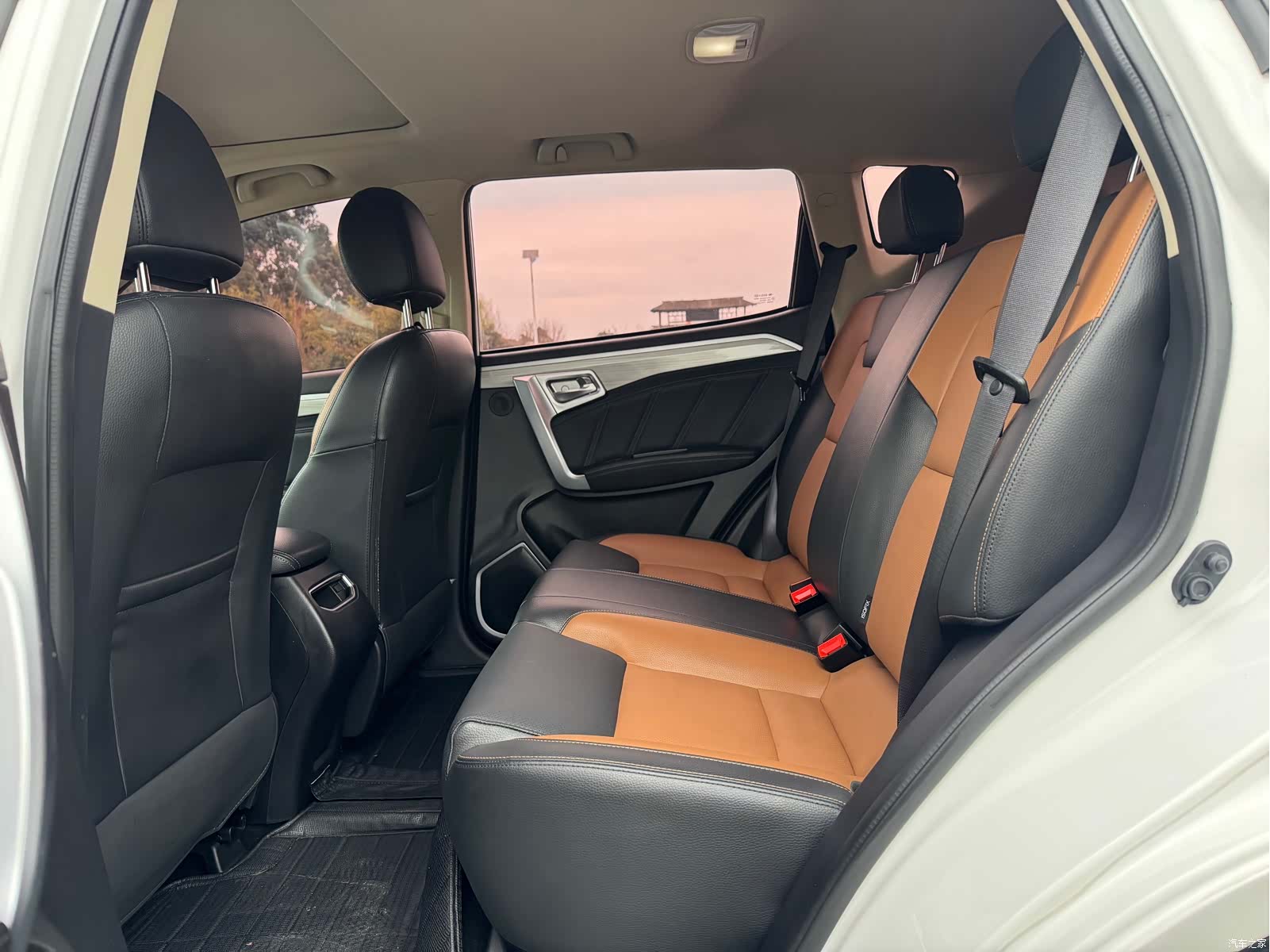 Geely X6, 2017 14
