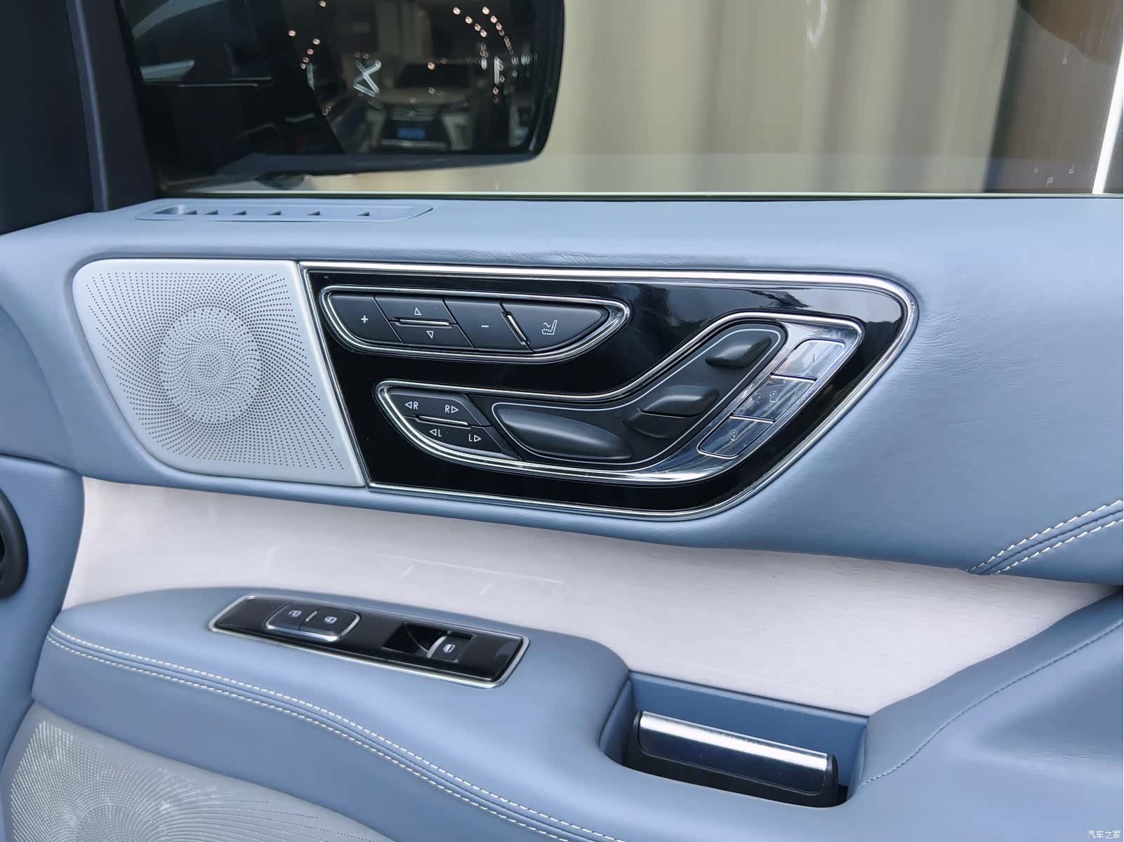 Lincoln Navigator, 2021 все фото