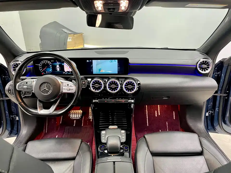 Mercedes-Benz CLA Mercedes-Benz CLA