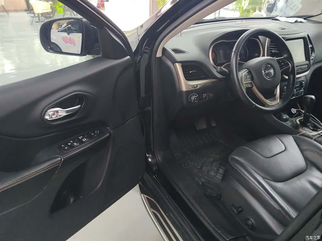 Jeep Cherokee, 2018 12
