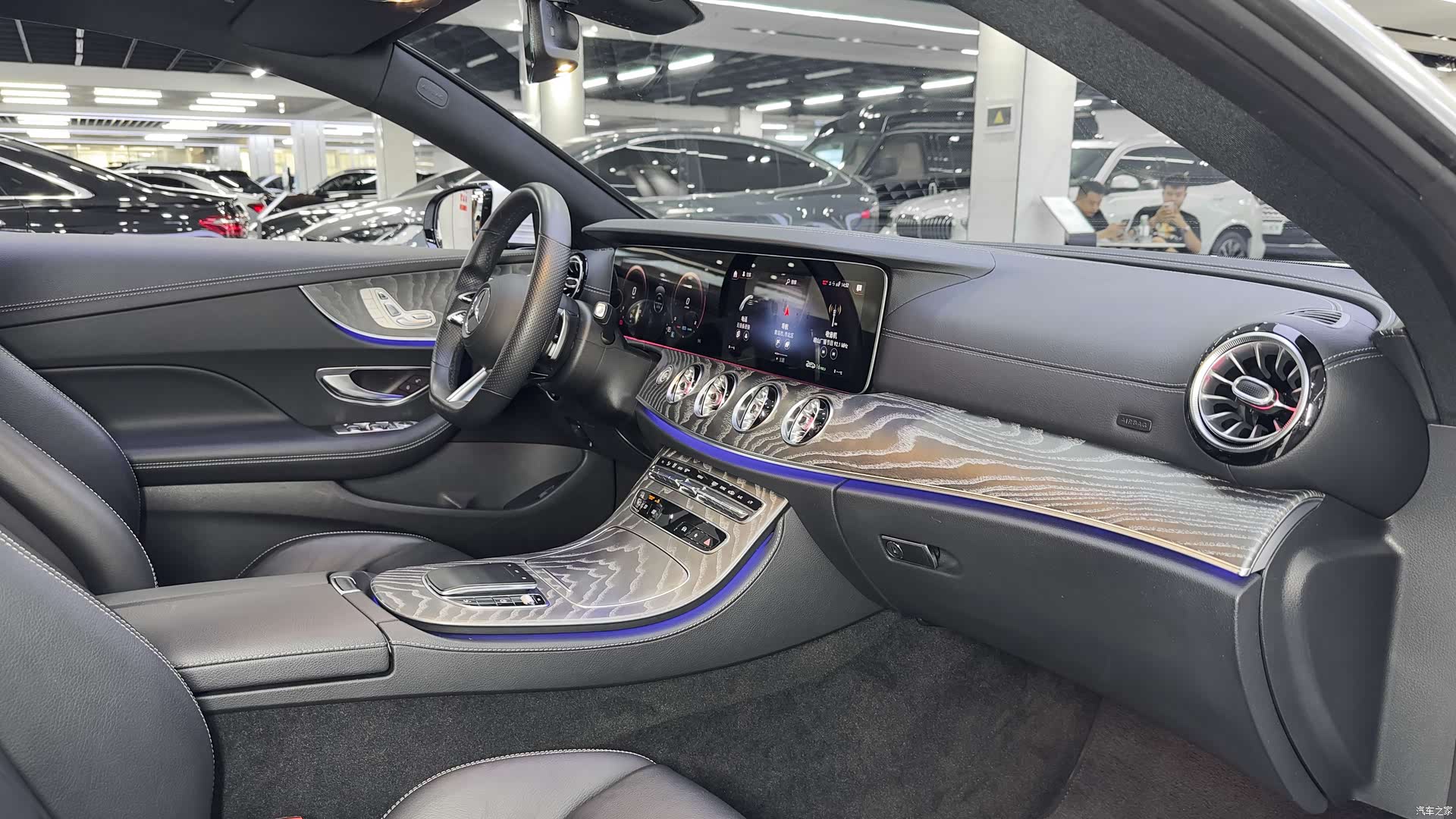 Mercedes-Benz E-Class, 2022 15