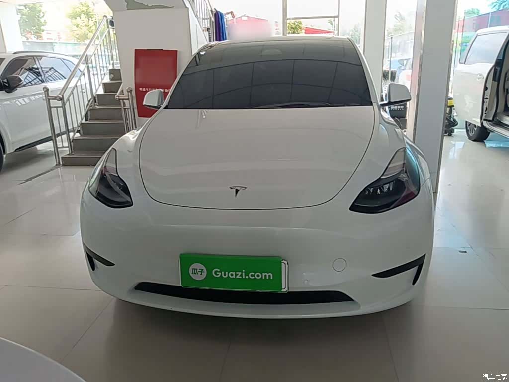 Tesla Model Y, 2023 3