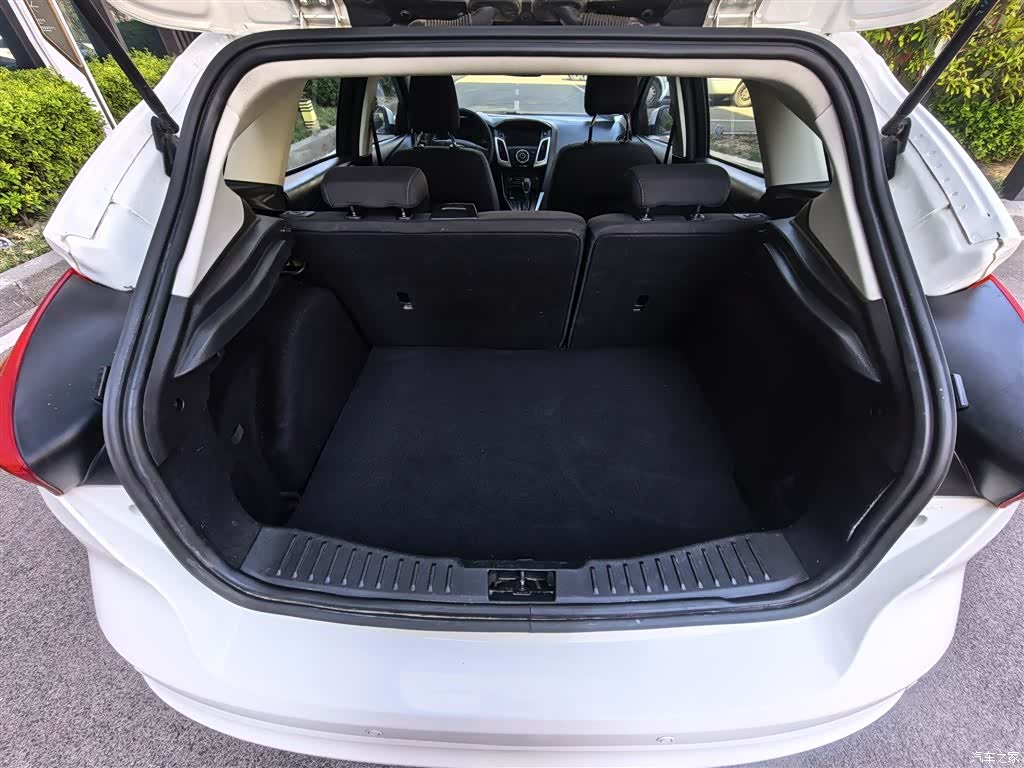 Ford Focus, 2017 12
