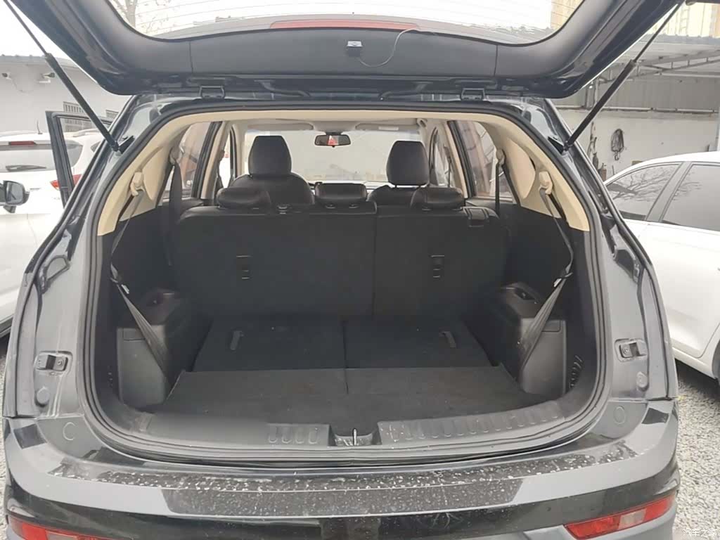 Wuling 560, 2017 15