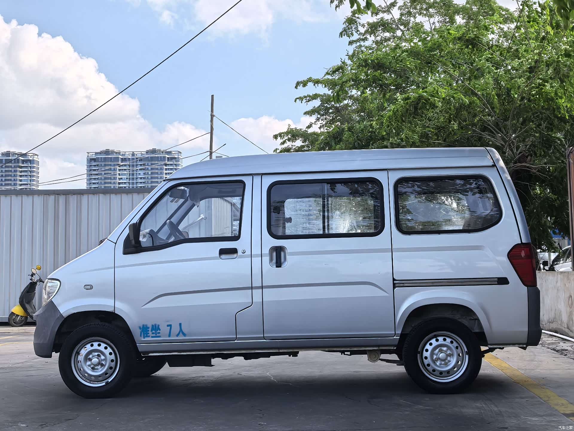 Wuling LSI, 2017 10