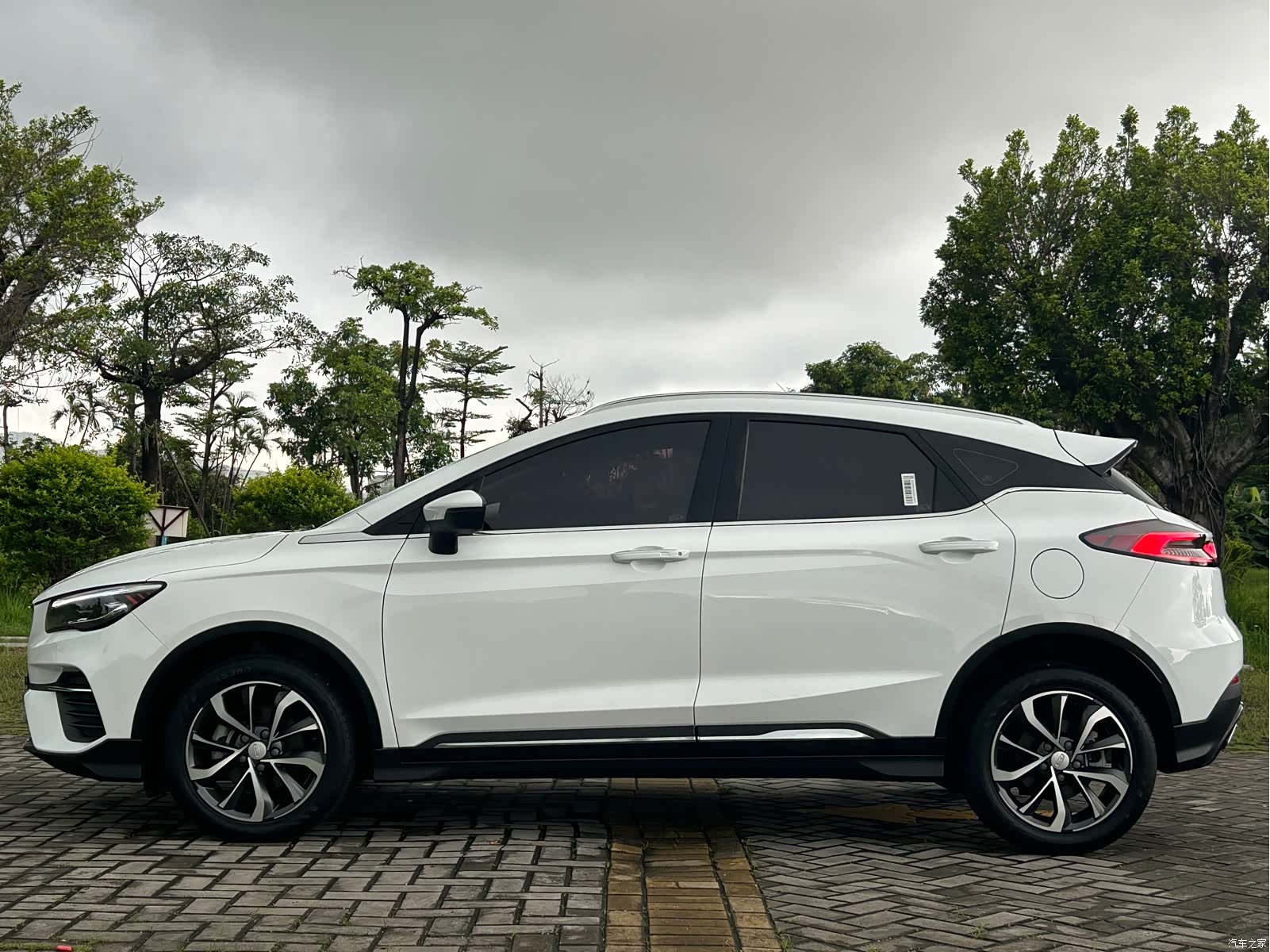 Geely Emgrand, 2024 все фото