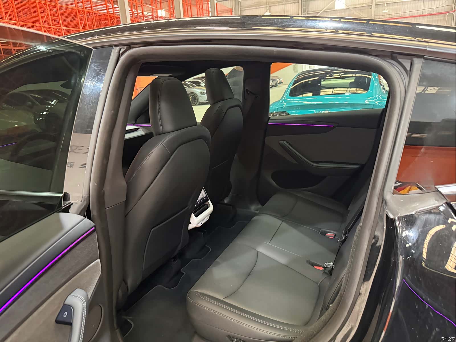 Tesla Model Y, 2026 все фото