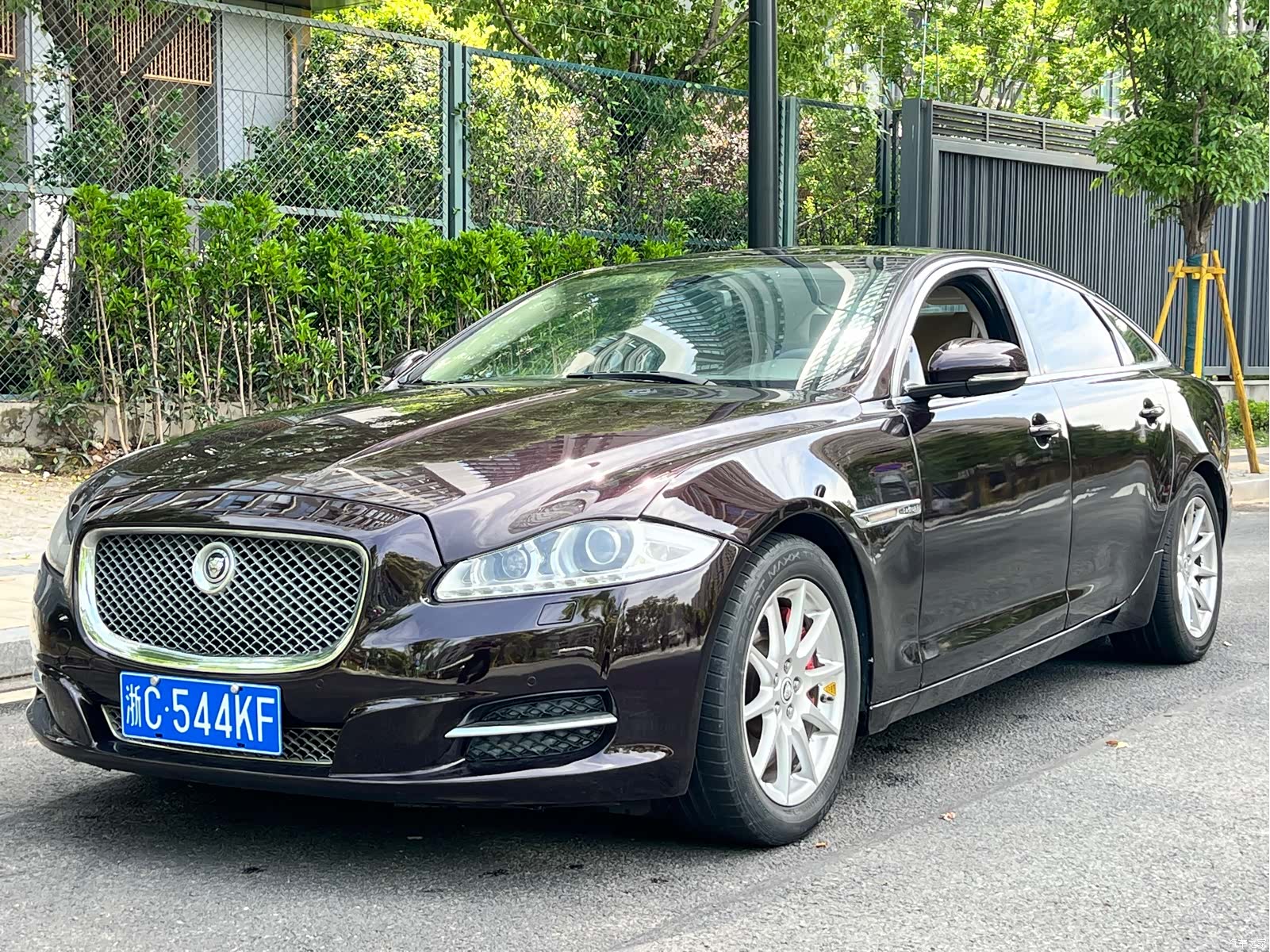 Jaguar XJ, 2011 1
