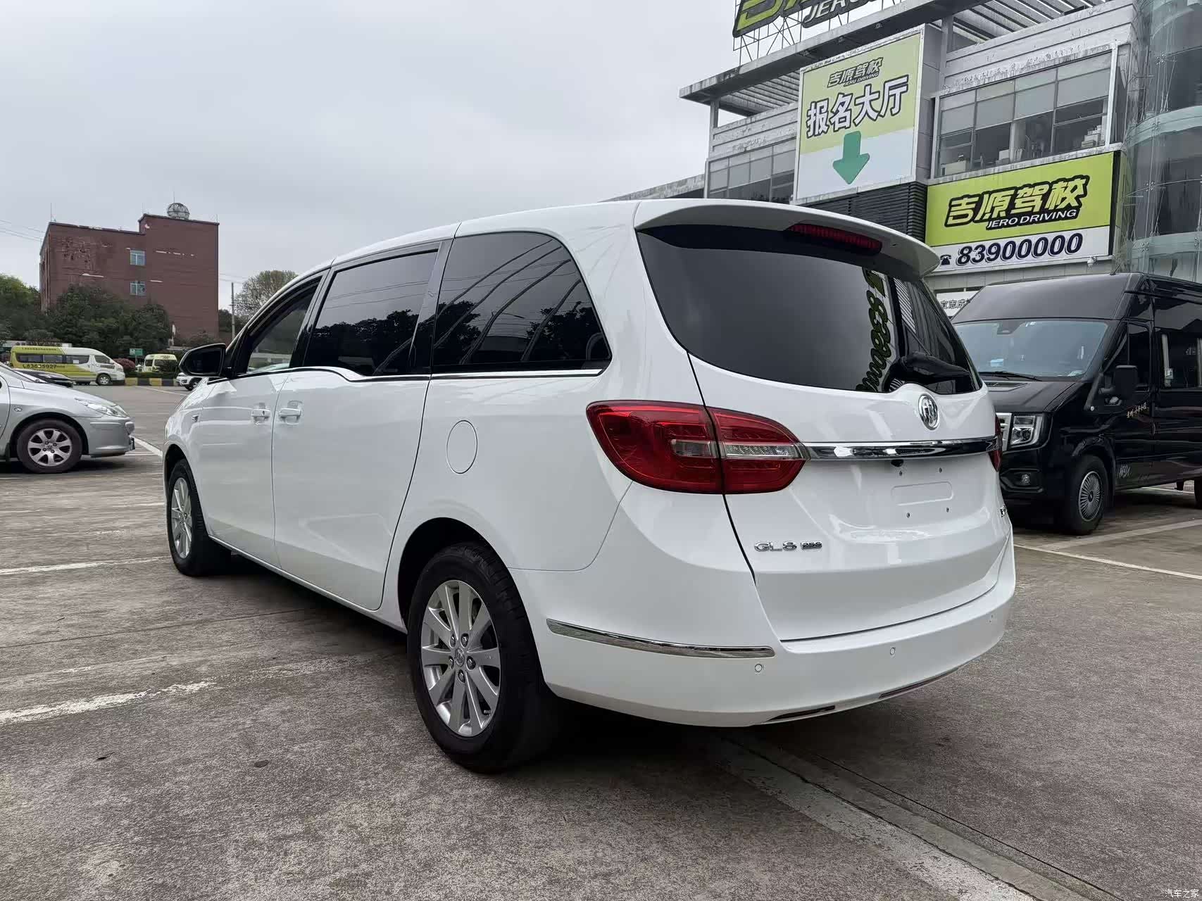 Buick GL8, 2019 8