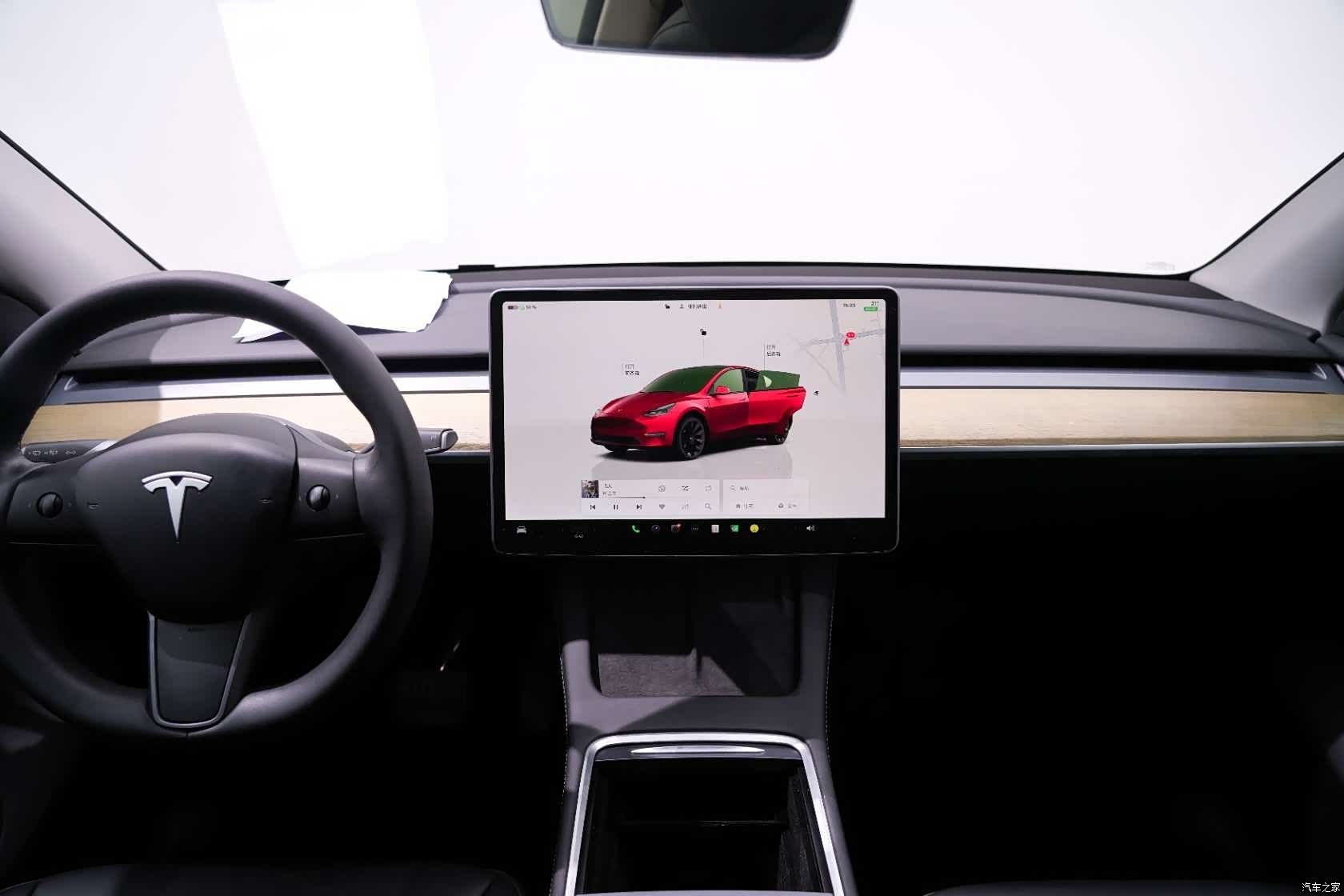 Tesla Model Y, 2023 19