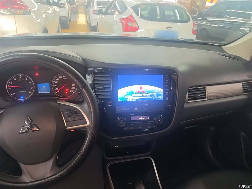 Mitsubishi Outlander, 2018 10