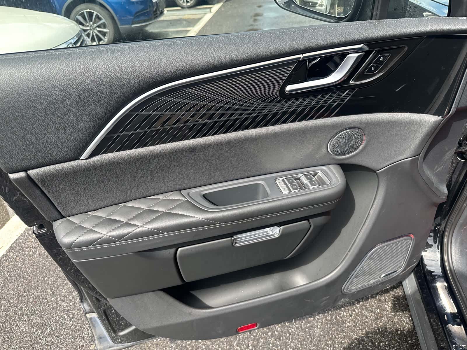 Hongqi E-HS9, 2023 все фото