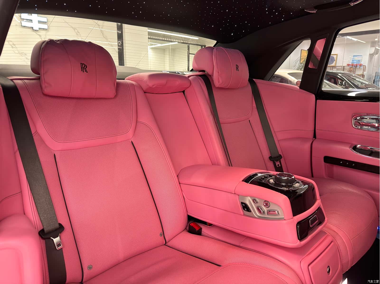 Rolls-Royce Ghost, 2021 10